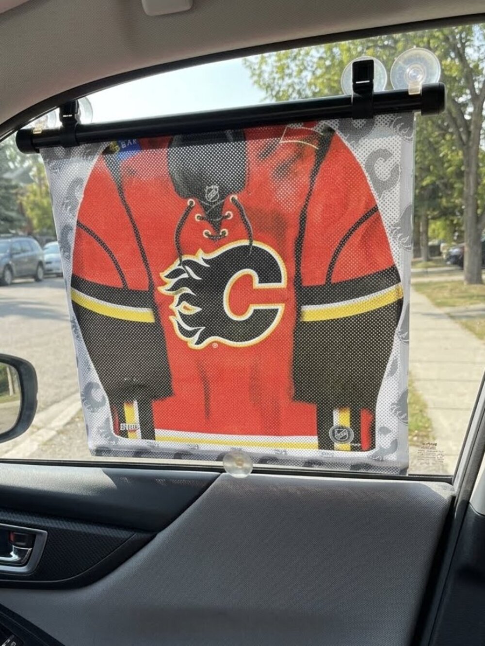 Calgary Flames NHL Retractable Car Window Sun Shade Roller With Suction Cups